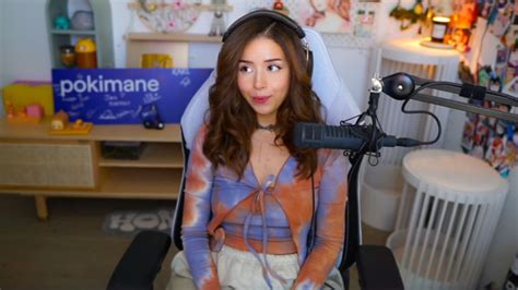 pokimane leaked nude|POKIMANE SHOWS HER TITS ON TWITCH LIVE STREAM。